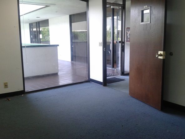 SEVERAL USE 2 ROOM OFFICE IN CENTRAL MISSION VALLEY